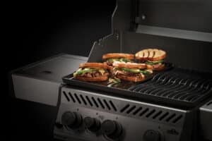 Napoleon-Rogue-Grillplaat-omkeerbaar