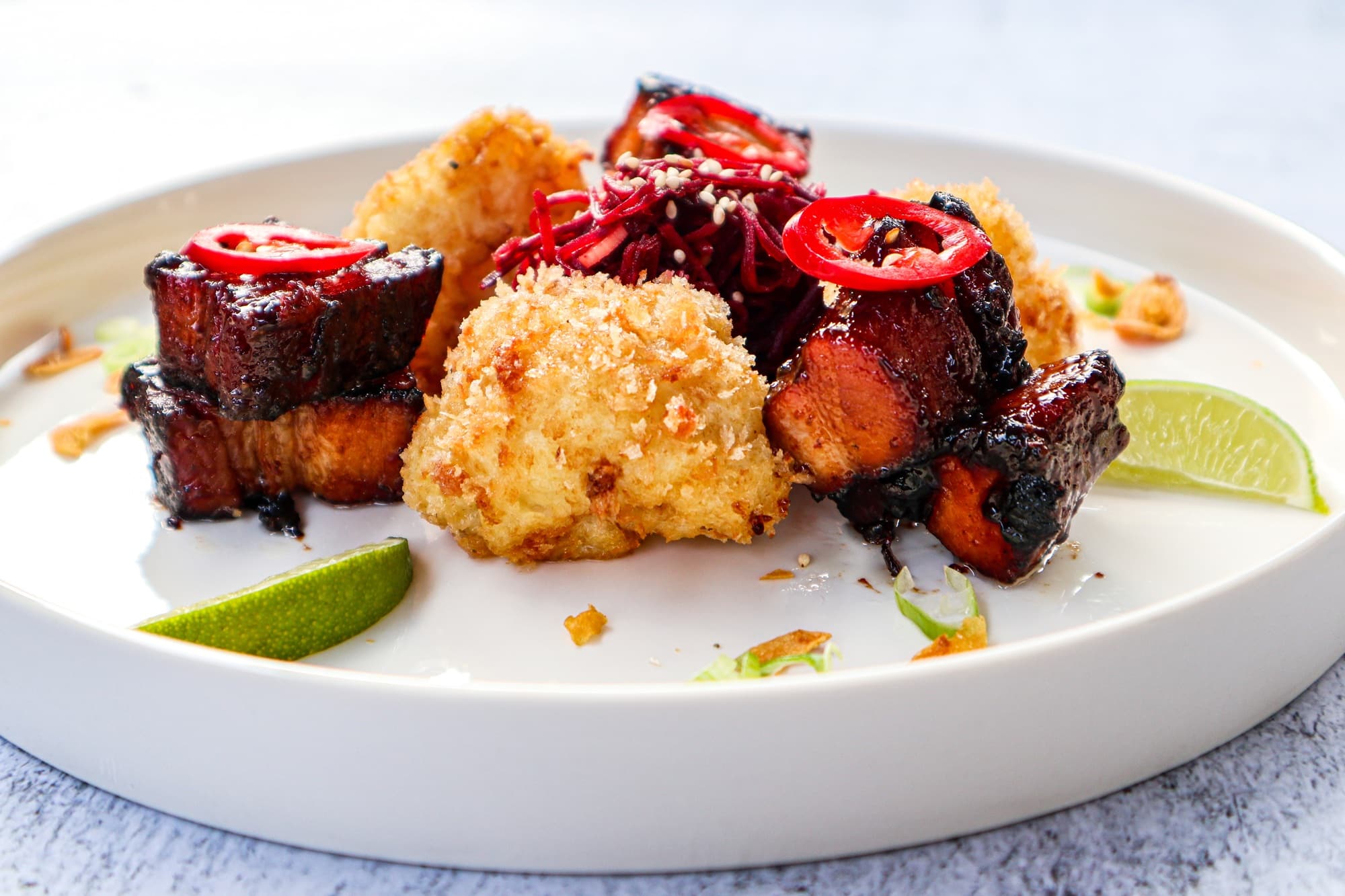 sticky asian porkbelly buikspek kamado joe recept 03 - Asian Sticky buikspek met gefrituurde bloemkool