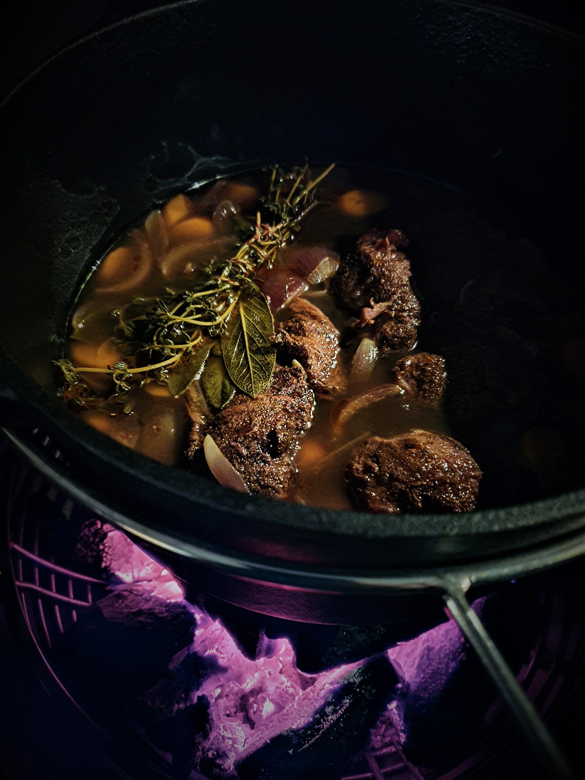 zuurkool varkenswagen kamado recept 02 - Zuurkoolstamp met zoete aardappel en varkenswangen