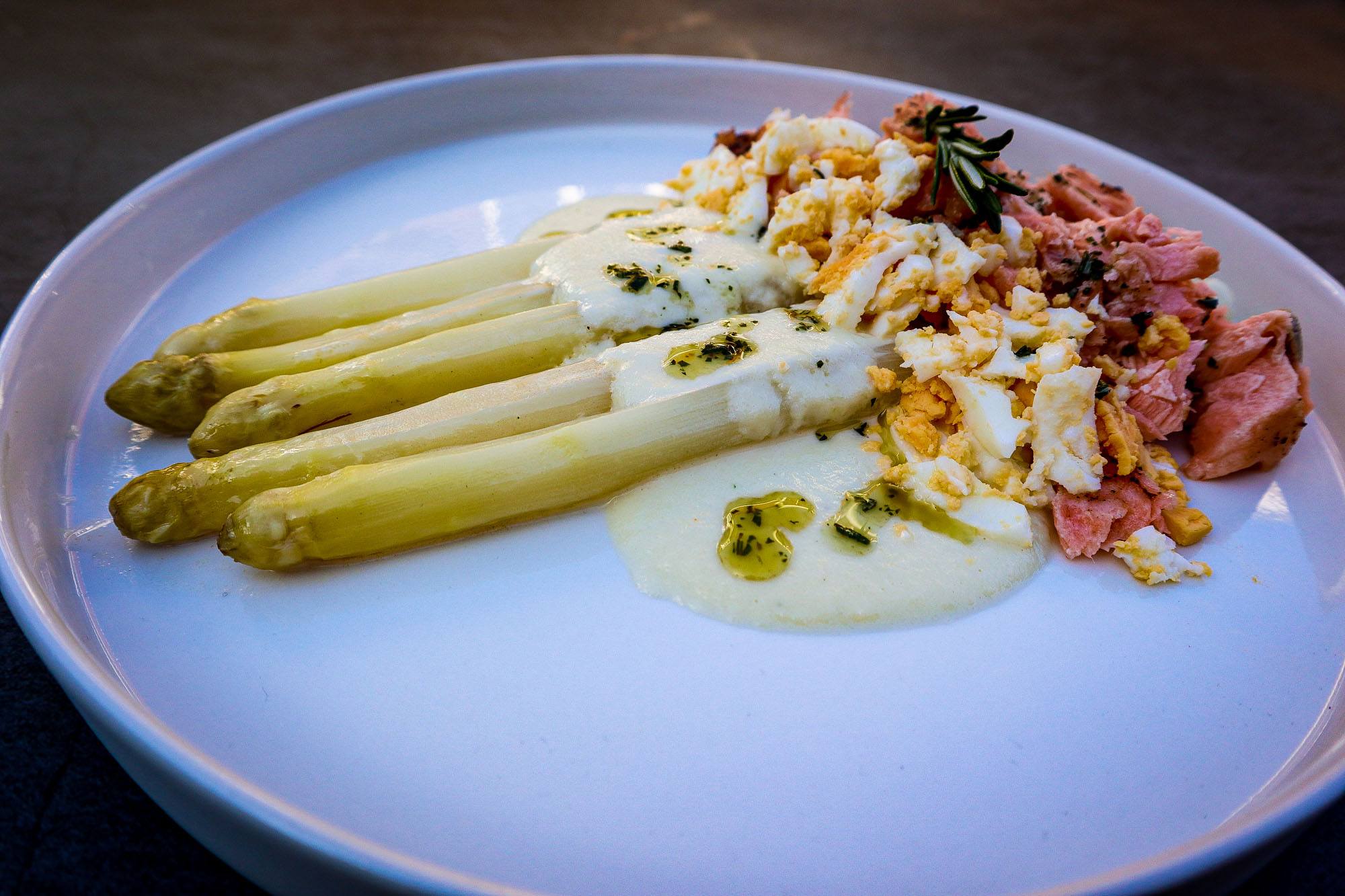 zalm asperges big green egg kamado recept 03 - Brabants goud: asperges met zalm en port salut