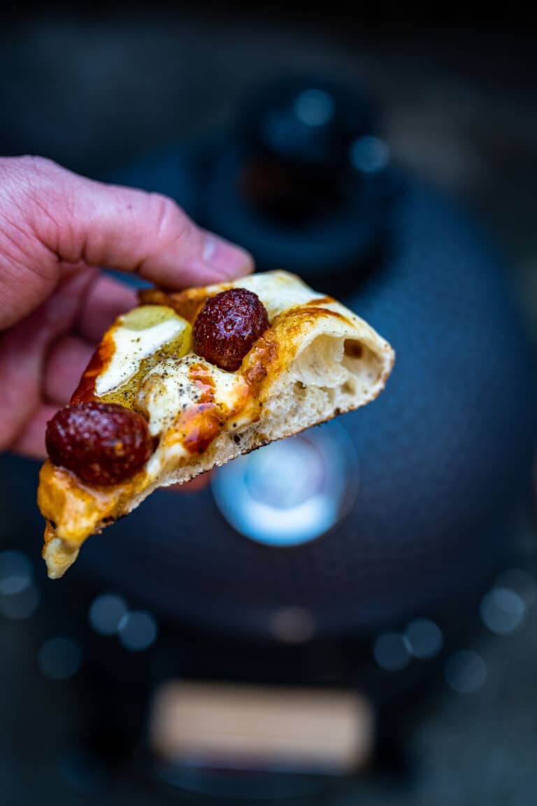 saus guru pitmaster kamado recept 81 - Pizza mozzarella & smoked meatballs