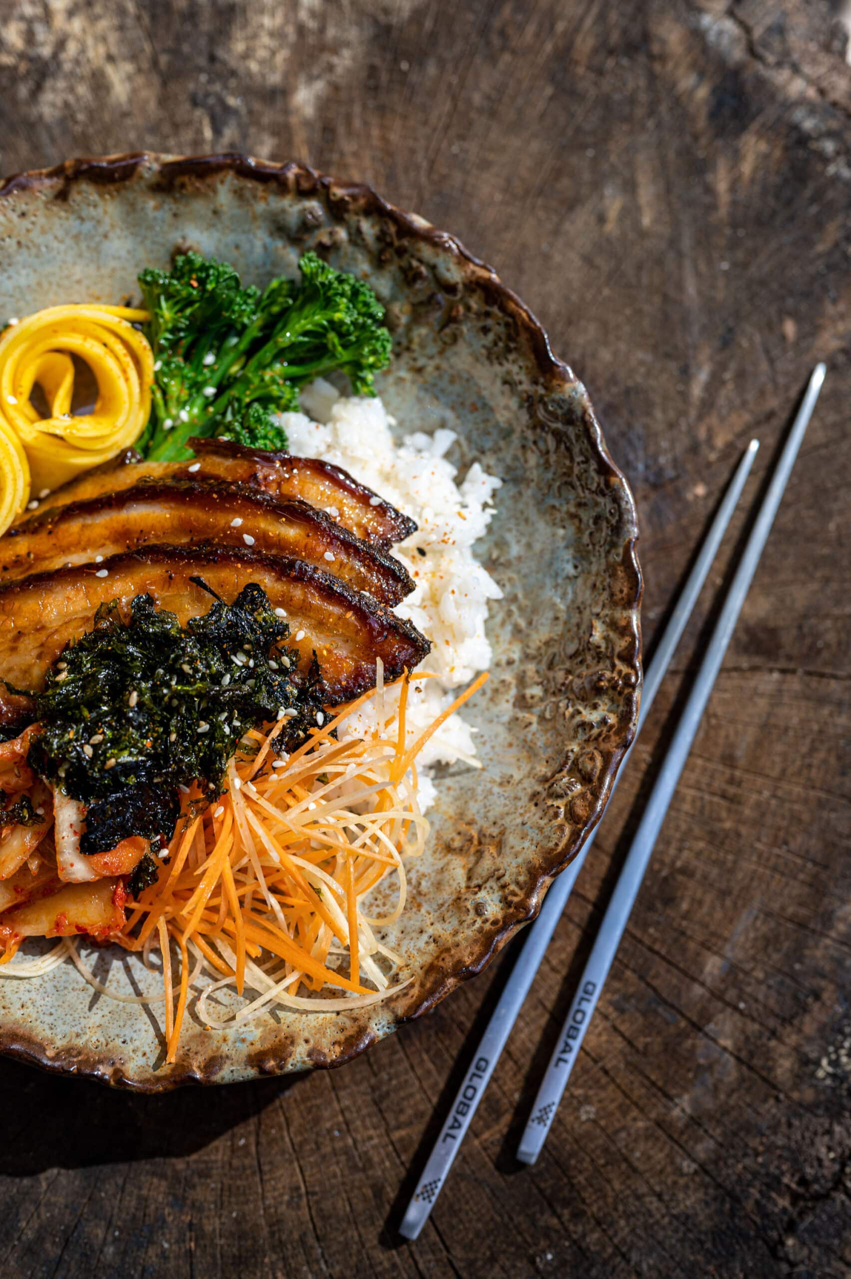 saus guru pitmaster kamado recept 60 scaled - Sushi bowl sticky buikspek, kimchi en sushi rijst