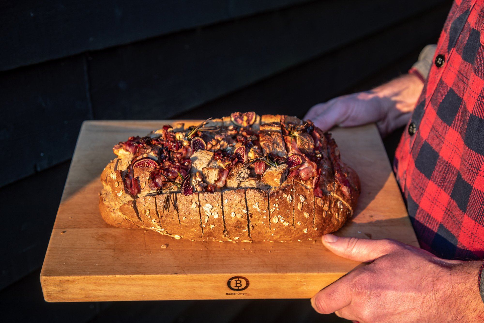 breekbrood camembert big green egg kamado recept 03 - Breekbrood met camembert, walnoten en vijgen