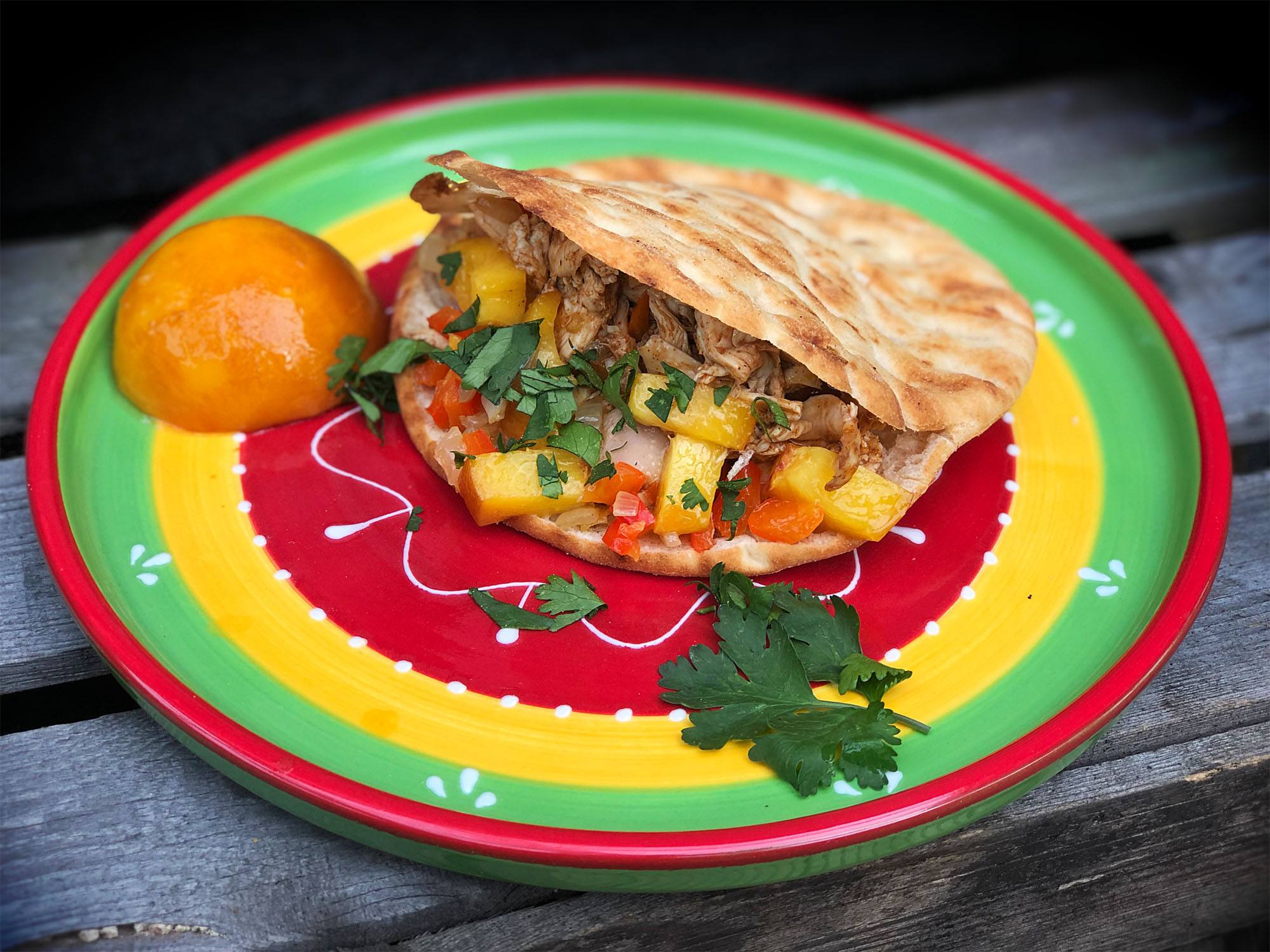 pulled chicken kamado green egg recept 02 - Pulled chicken met gegrilde perzik