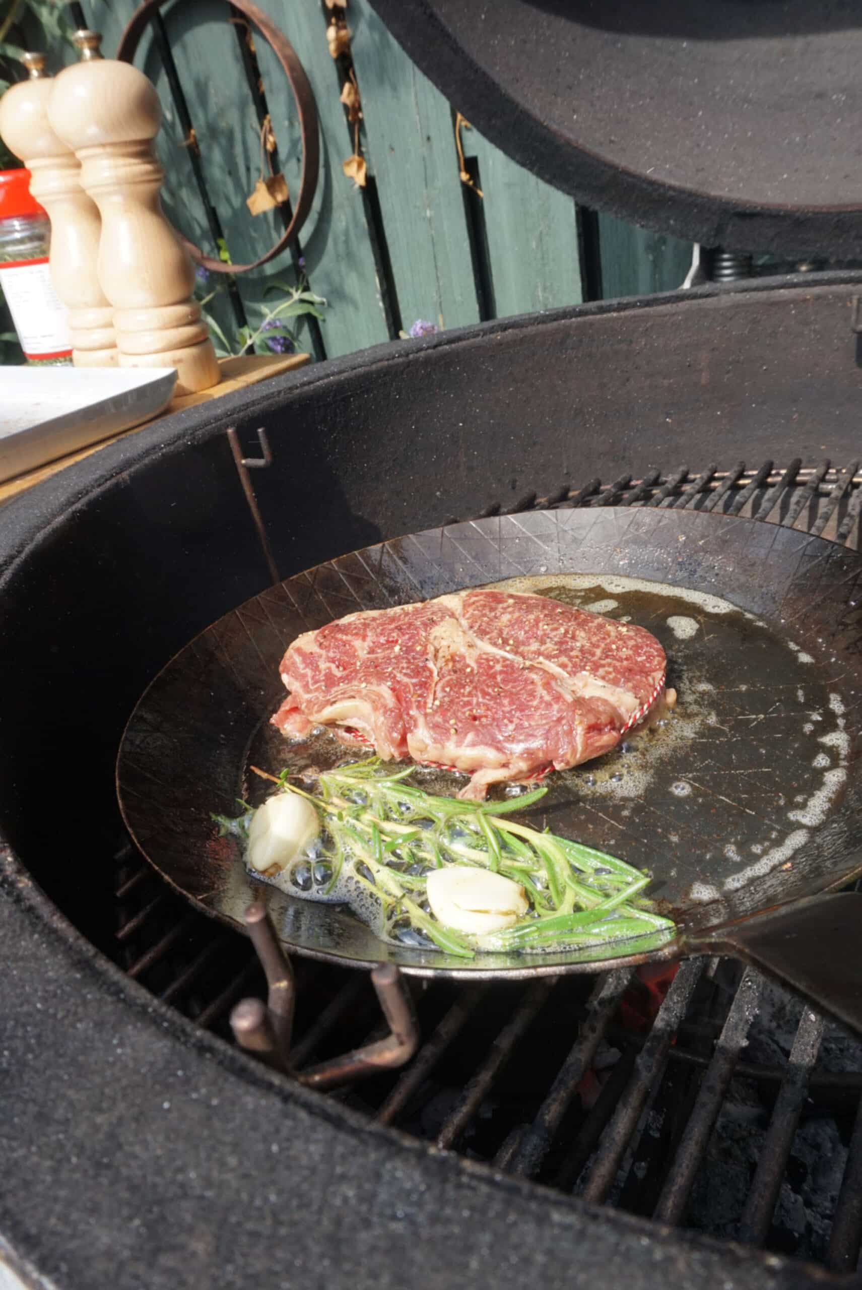 ribeye paddenstoelen mix recept kamado bbq 03 scaled - Rib eye met paddestoelen mix