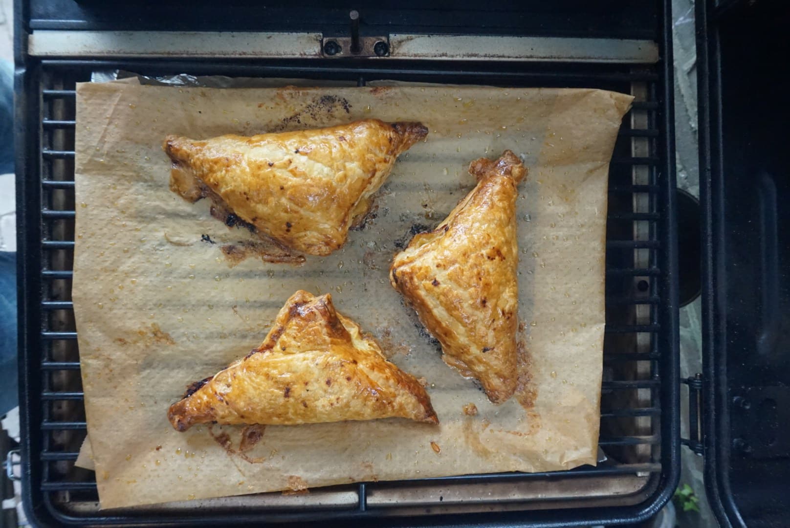 Oh Deer Turnovers 2 bbq recept treager pellet - Oh-Deer Turnovers