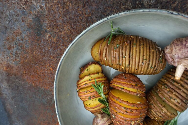 hasselback potato recept kamado green egg 07 - Herbs & Hasselback