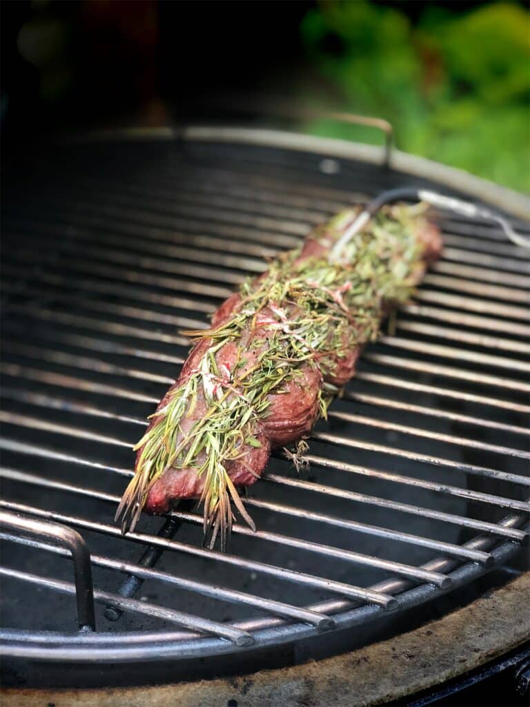kruiden diamanthaas big green egg recept03 - Met kruiden ombonden diamanthaas & gegrilde groenten