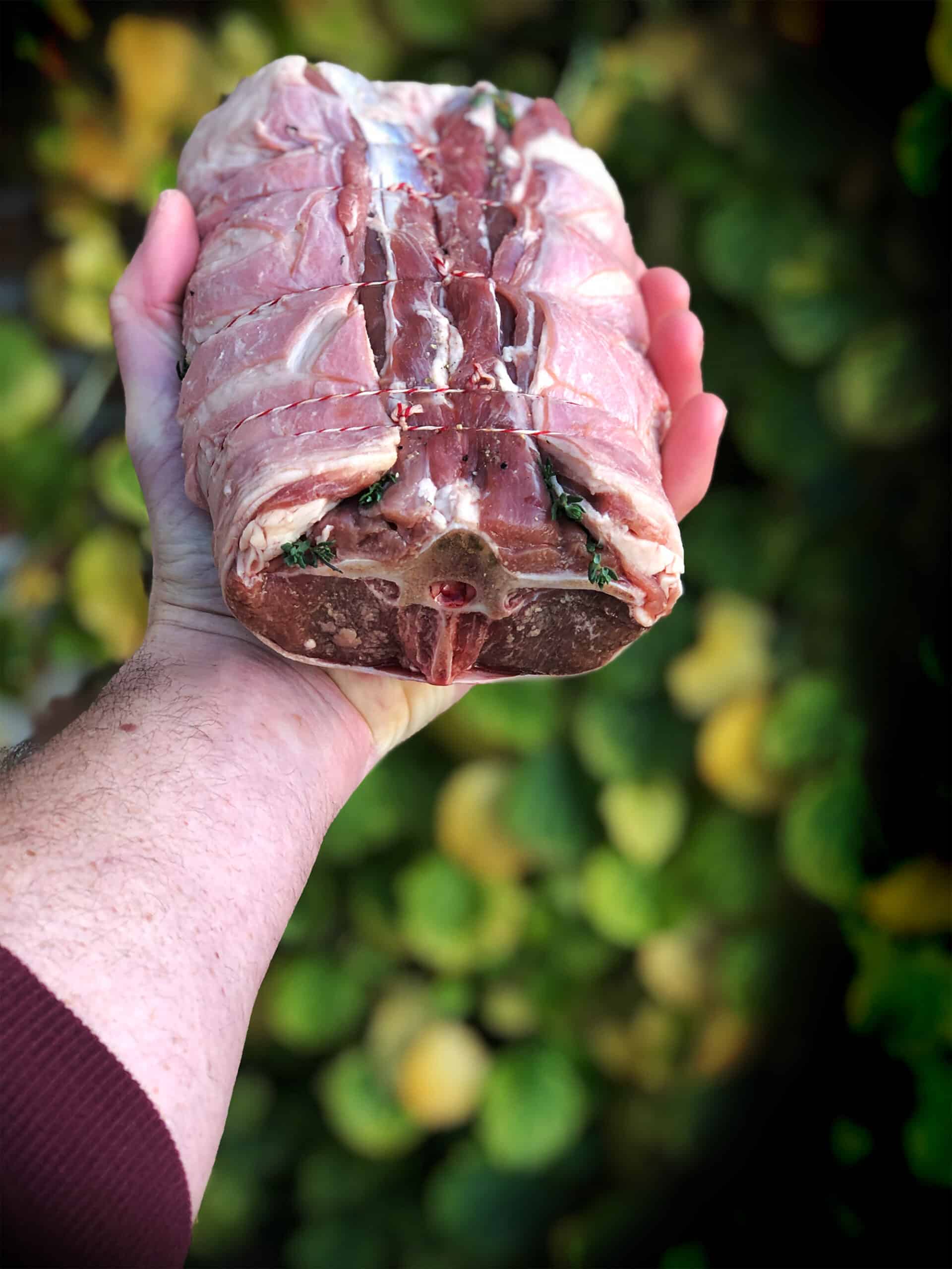 lamszadel spit big green egg kamado recept 05 scaled - Lamszadel met bloemkool