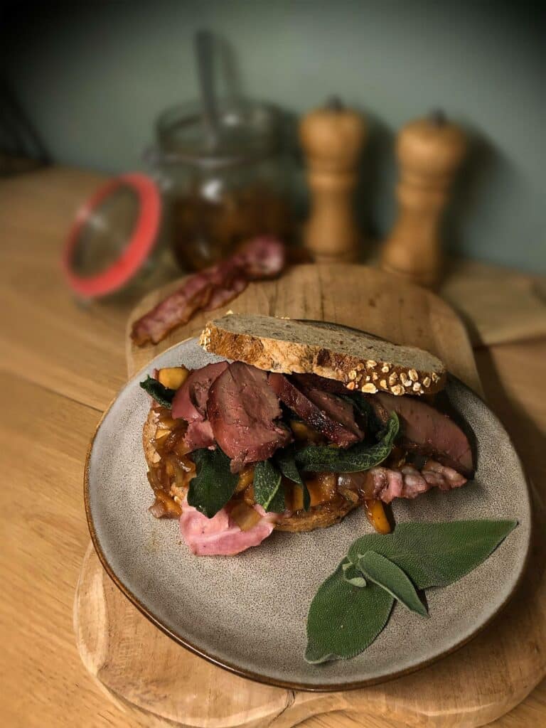 lever uien appel compote kamado green egg recept04 scaled 1 - Broodje lever met uien appel compote