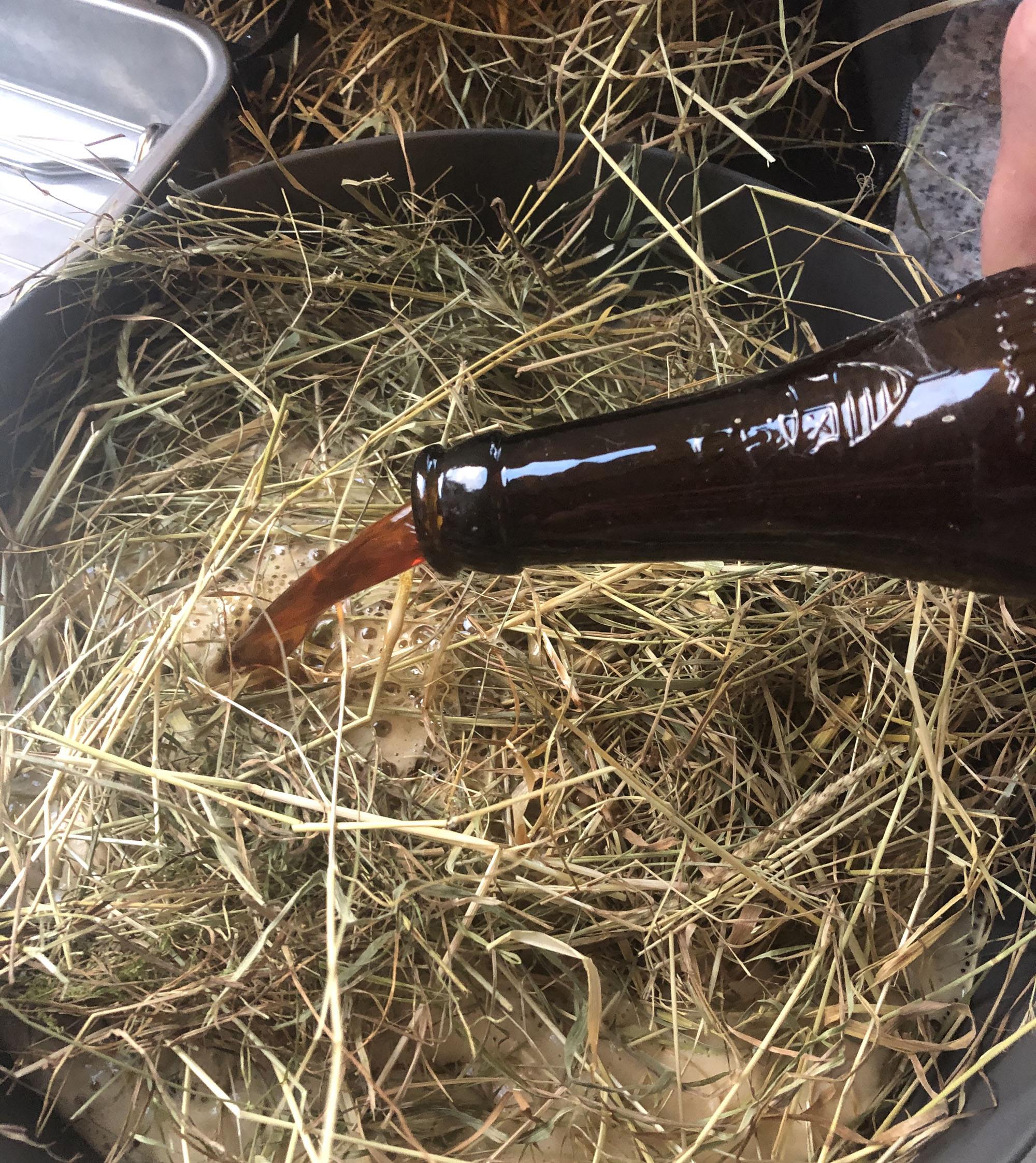 pulled chicken hooi big green egg kamado recept 02 - Pulled chicken uit het hooi