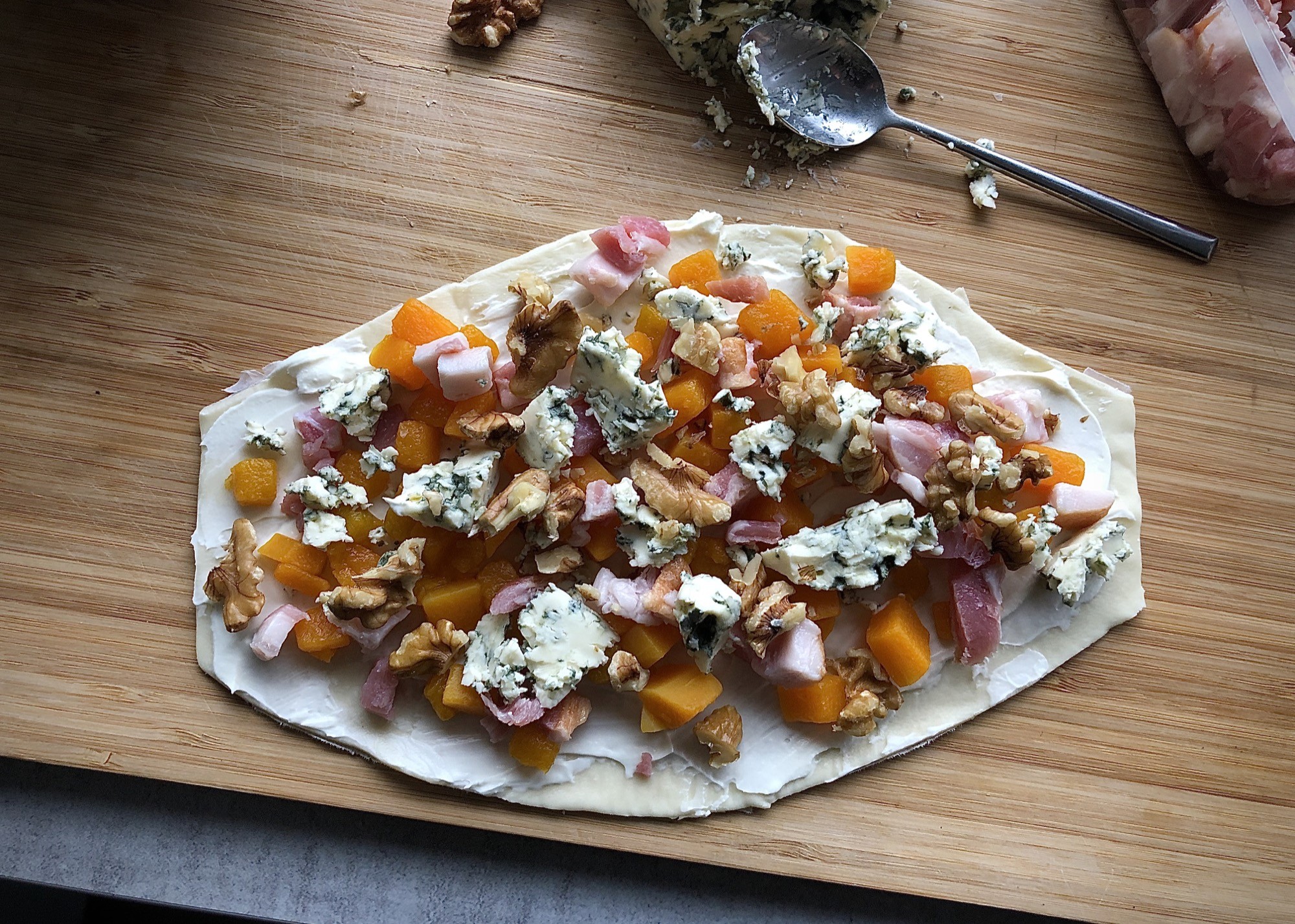 Flammkuchen belegd - Indian Summer Flammkuchen