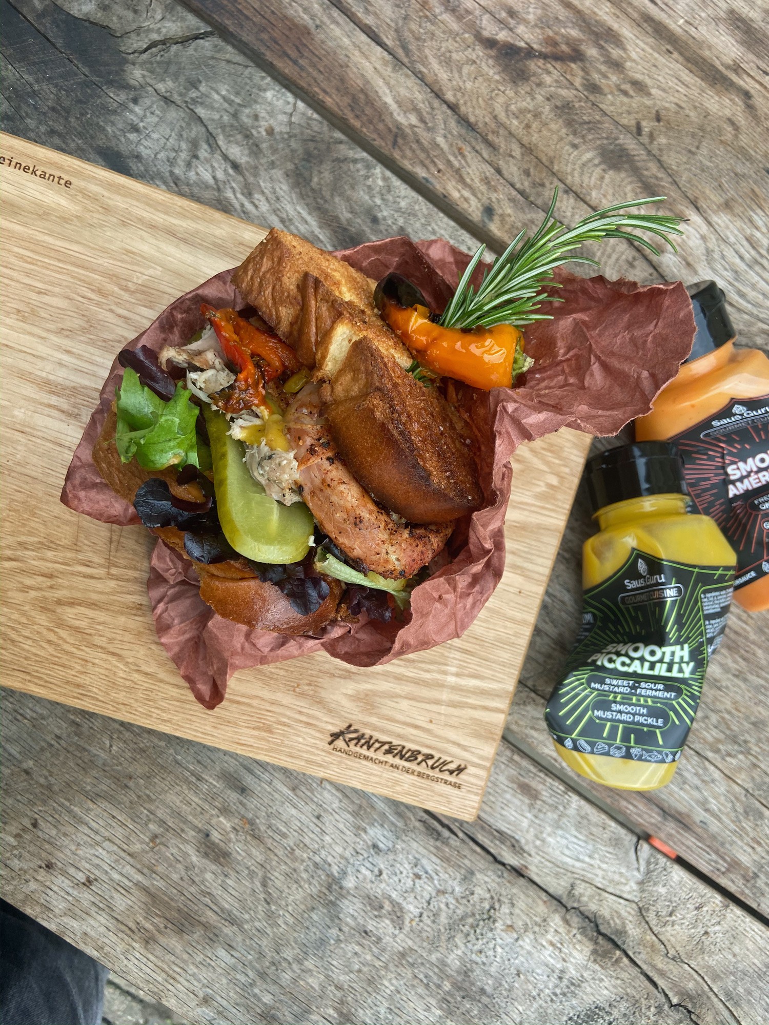 bbq sandwich kippendijen recept kamado green egg 01 - BBQ Sandwich met kippendijen