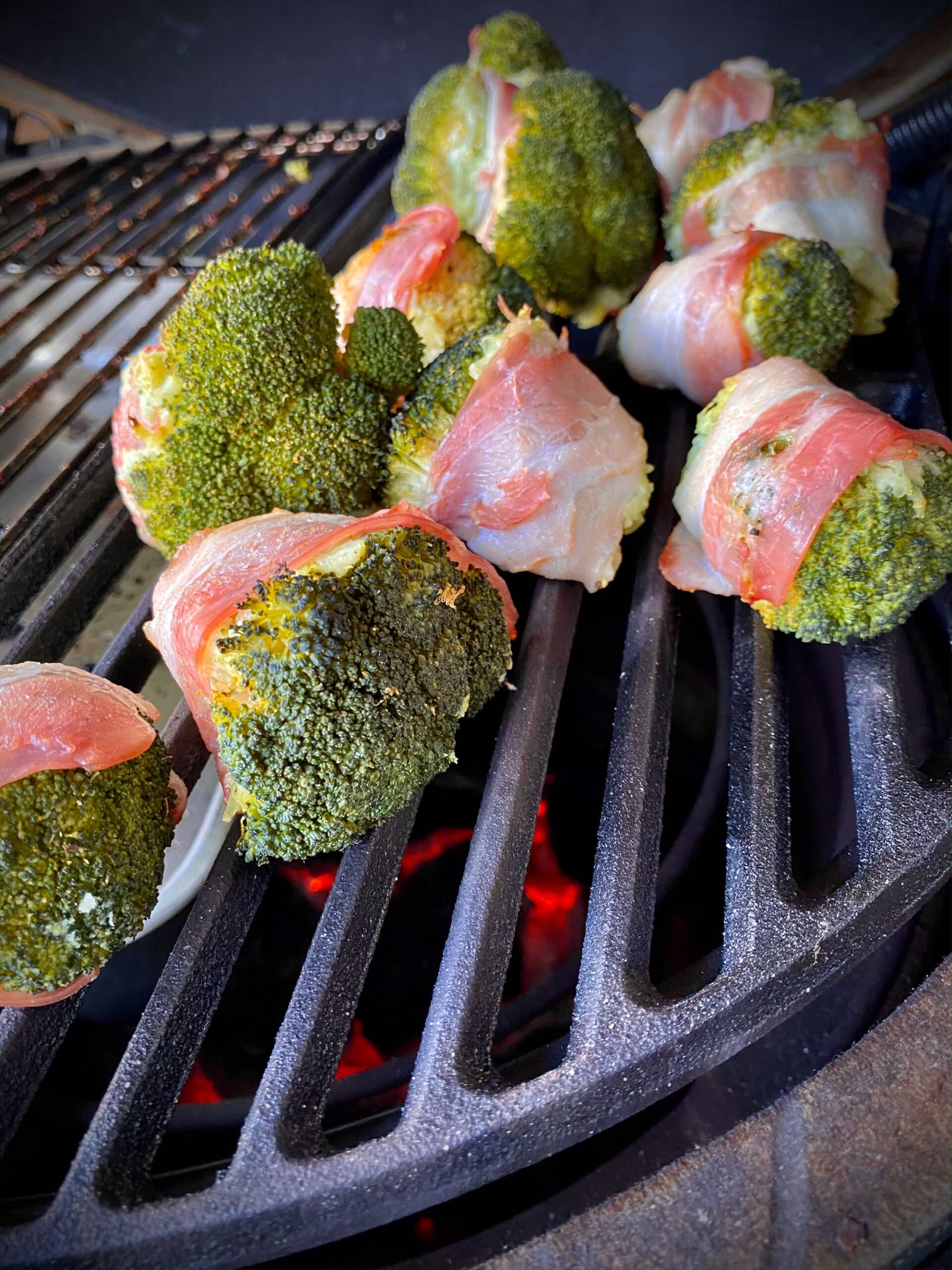 iberico ribfingers broccoli recept kamado egg 13 scaled - Iberico ribfingers met broccoli roosjes