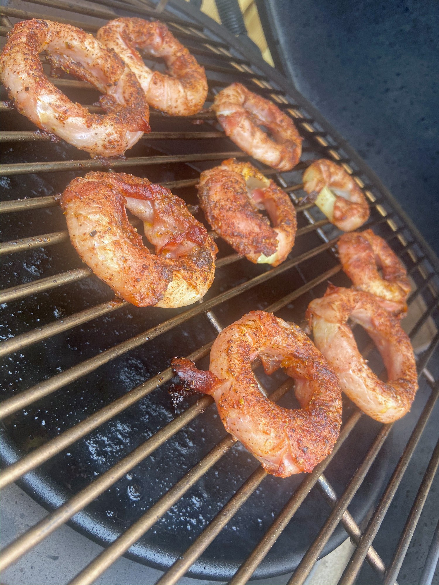 triple bacon jam onion rings pimentos recept kamado green egg 05 - Triple bacon: jam, oinon rings en pimentos bacon