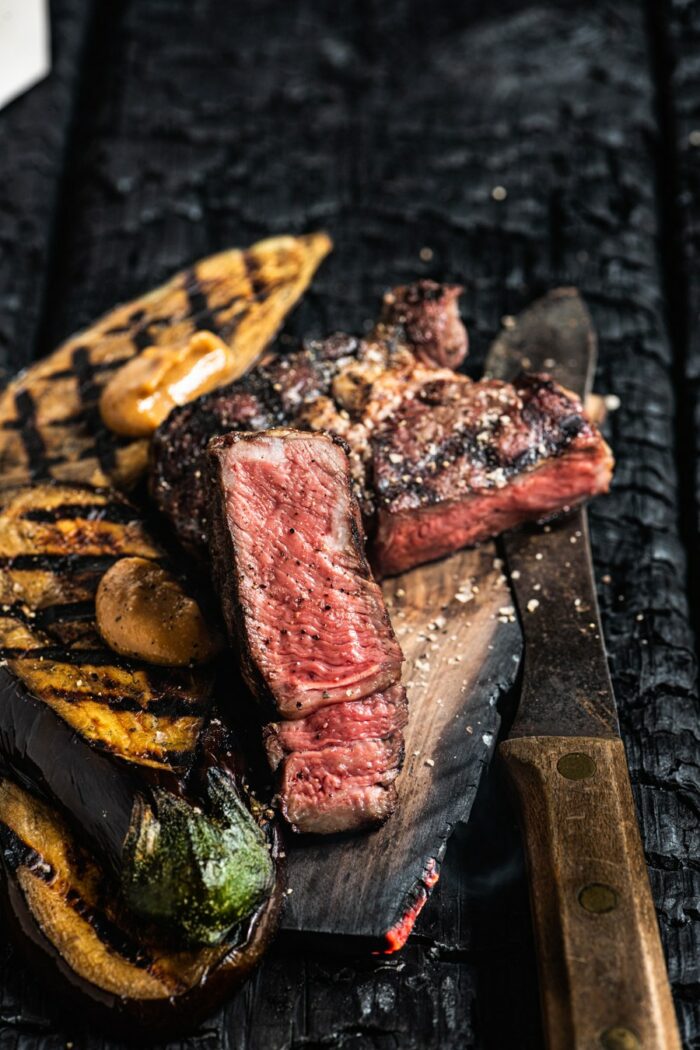 gerookte gegrilde ribeye miso aubergine ultieme kamado boek - Gerookte en gegrilde ribeye met miso-aubergine