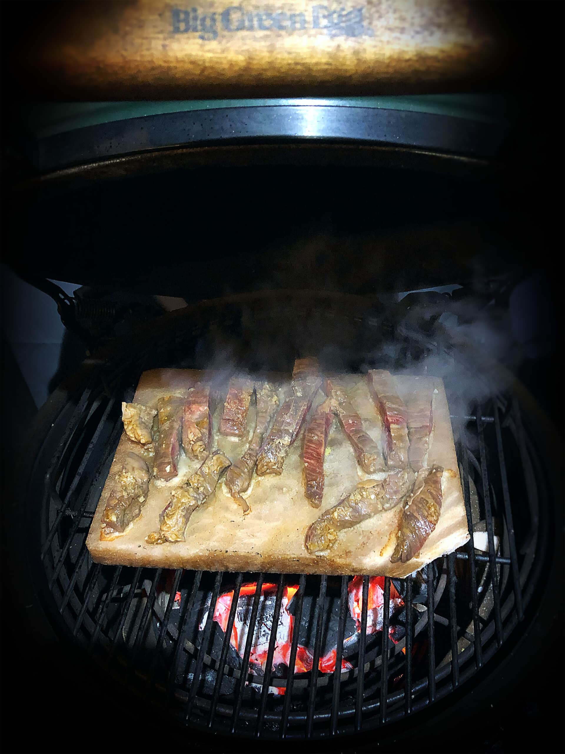 inside skirt zoutsteen big green egg kamado recept 02 scaled - Gemarineerde inside skirt van de zoutsteen