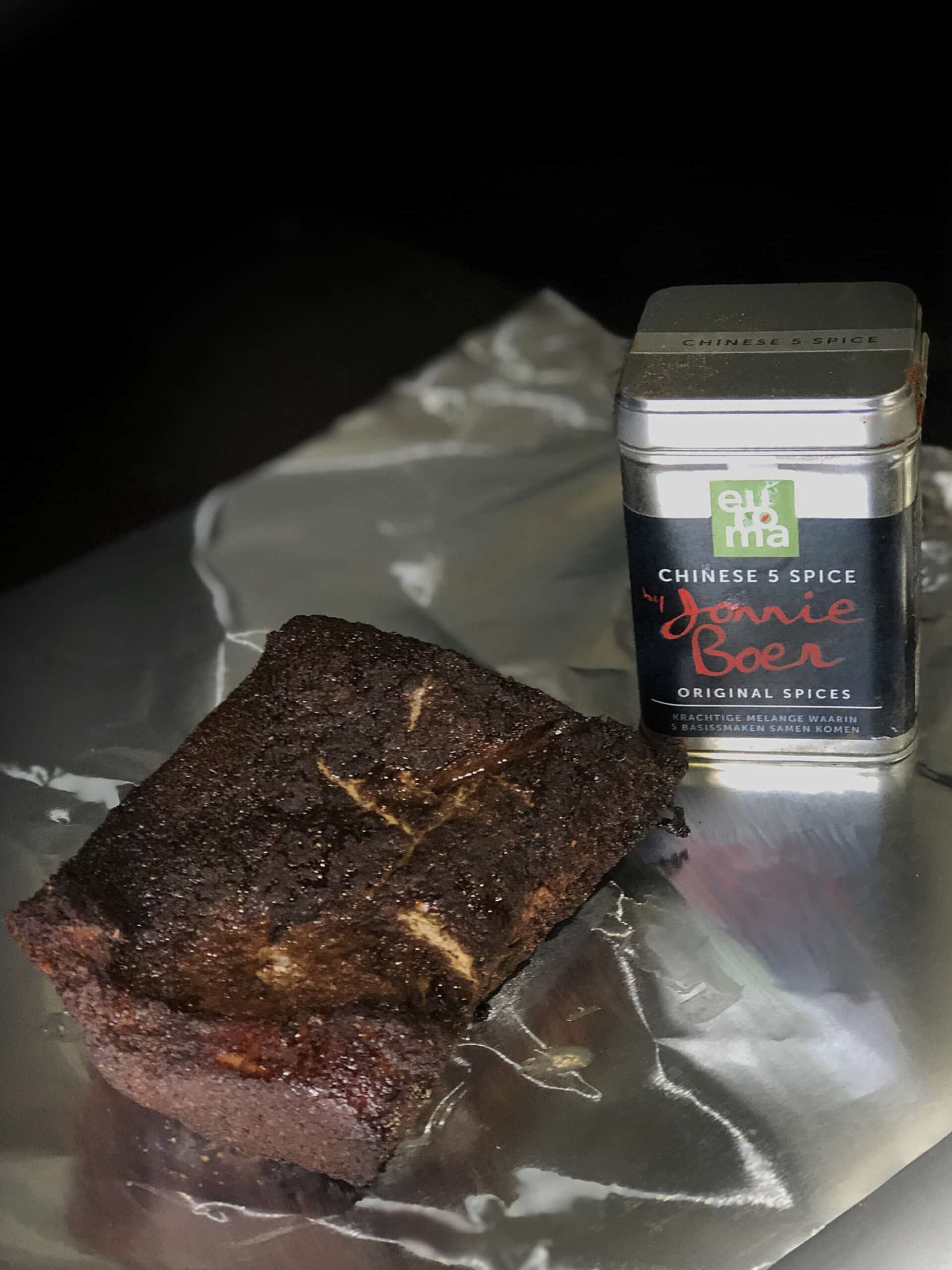 buikspek appelstroop big green egg recept 03 scaled - Broodje buikspek met appelstroop