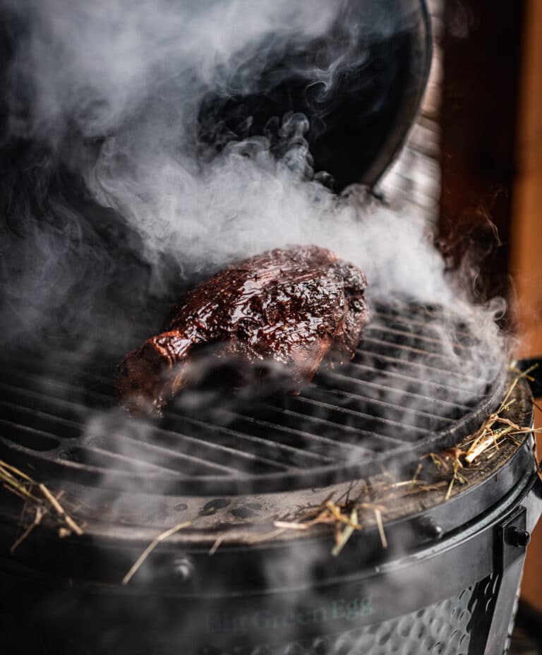 beenham hooi gerookt kriekenjus kamado bbq recept - Op hooi gerookte beenham met kriekenjus