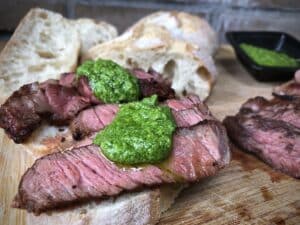 ribeye rucola pesto bbq kamado recept green egg Eindresultaat