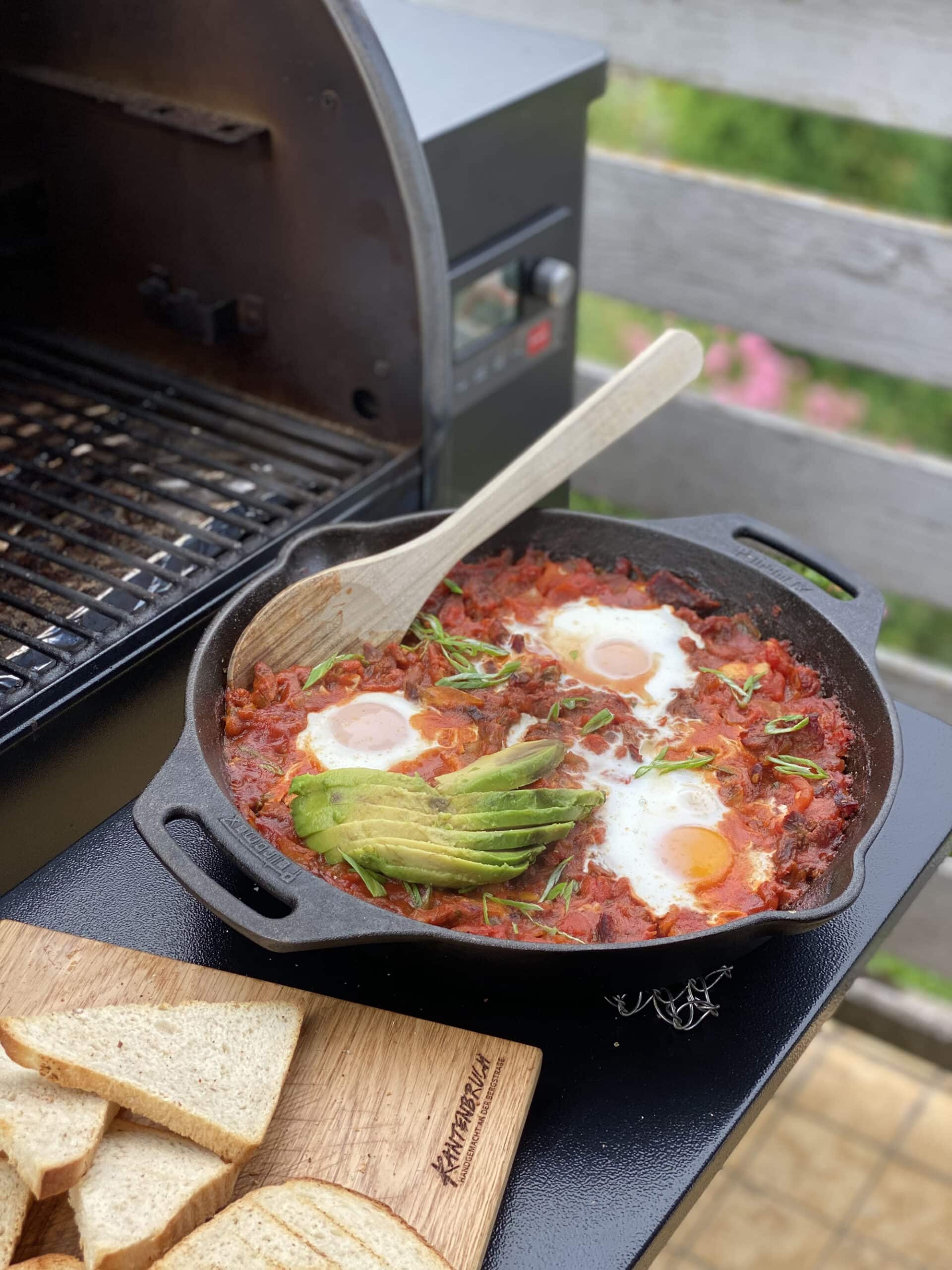 Pulled beef Shakshuka kamado bbq recept 08 scaled - Pulled Beef Shakshuka