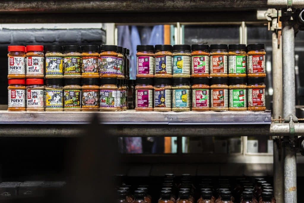 showroom-bbq-experience-center-BBQ-rubs