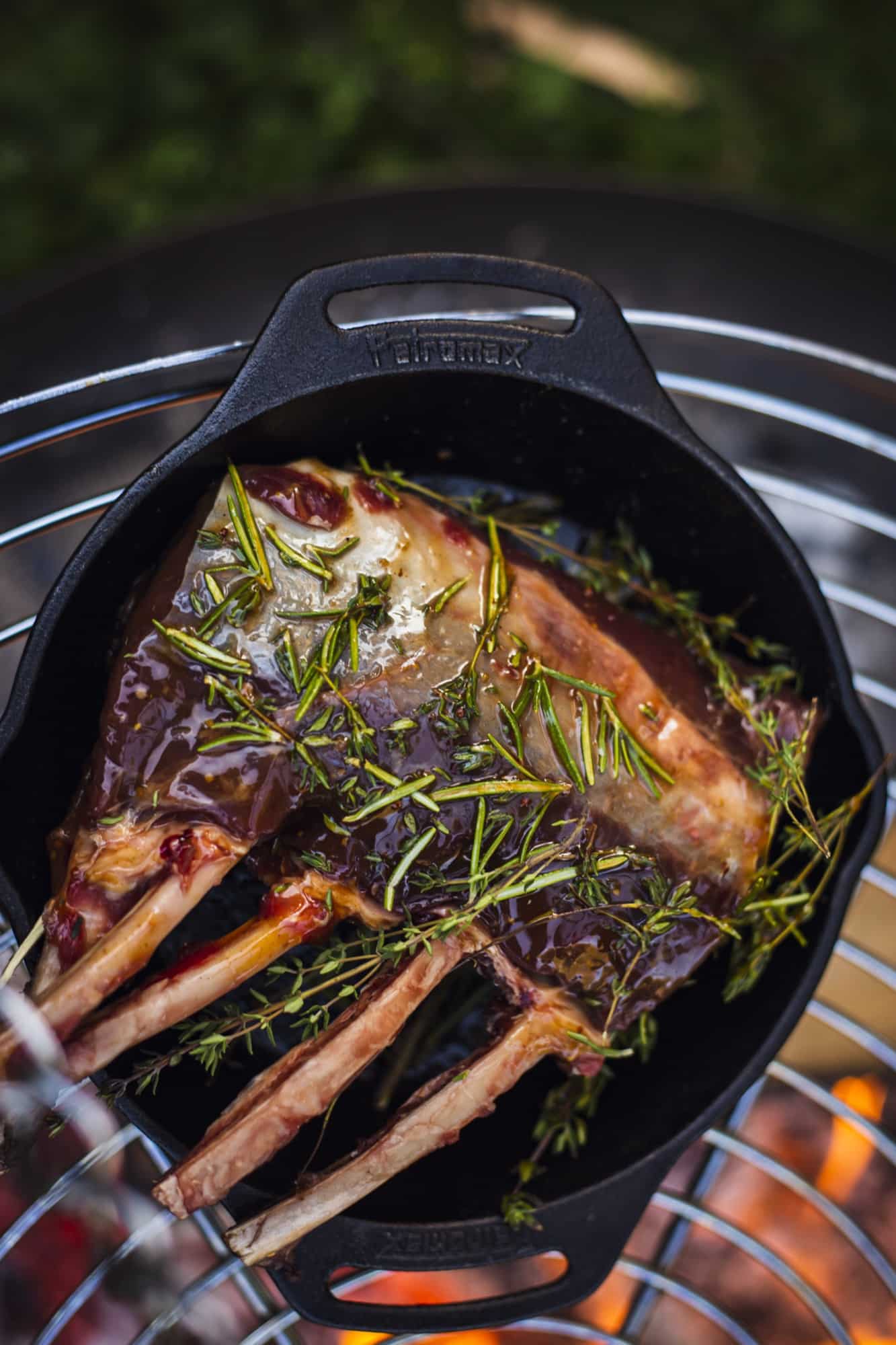 bbq recept Open Fire hertenrack wortels Petromax above Fire - Open Fire hertenrack & wortels