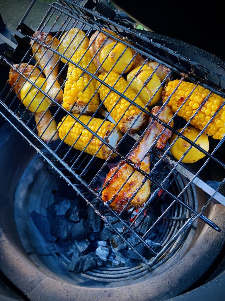 mais honey sticky chicken bbq recept 16 - Maïs met honey sticky chicken uit de flat rack rotisserie