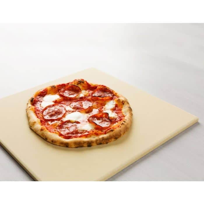 Pizzasteen-voor-pizzaoven-Karu-12-lifestyle