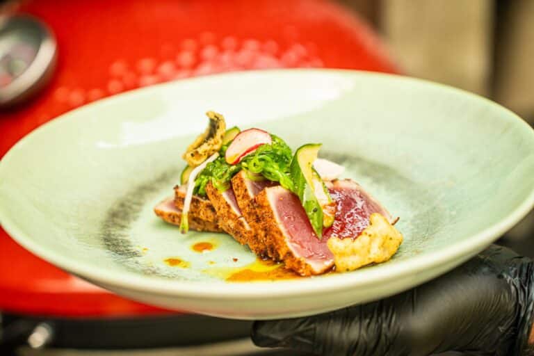 Kamado Joe BBQ feestje lowres 31 1 - Tonijn tataki met Aziatische vinaigrette