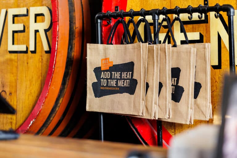 bbq experience center jute shopper1 - BBQ privé-workshops